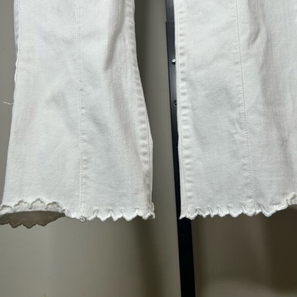 NYDJ white Jeans- 12-scalloped cuff, slight bootcut, casual summer - Picture 6 of 6